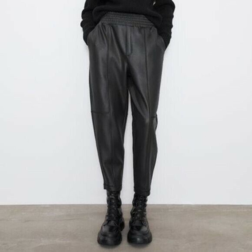 NWT Zara Black Coated High Waisted Pull On Tapered Seamed Pants Size Sma…